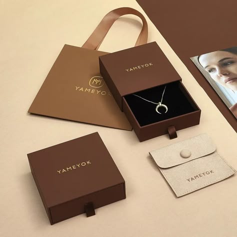 Custom Packaging Dubai – Eco-Friendly Paper Bag UAE